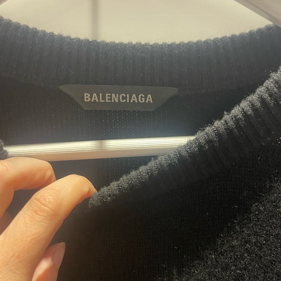 Authentic Balenciaga cashmere sweater - Picture 4 of 5